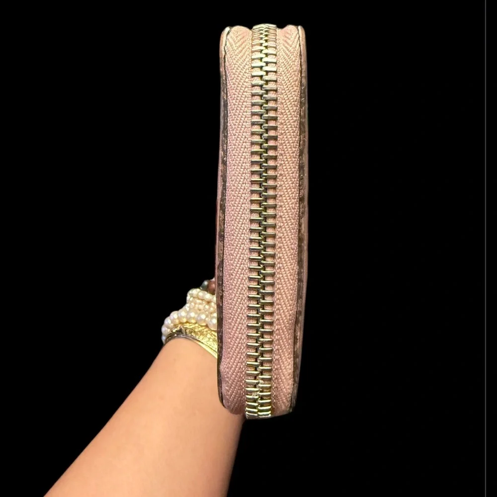 Louis Vuitton Articles De Voyage Veau Soie Lena Calfskin Pink Zippy Wallet
